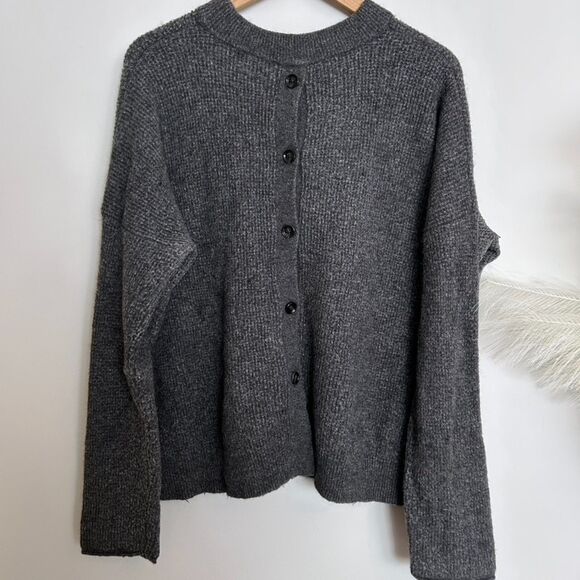 Point Sur button-back merino wool sweater in waffled supersoft yarn - Picture 5 of 6